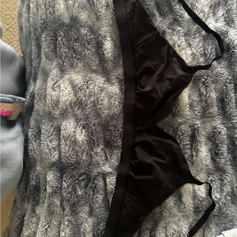 SKIMS Classic Black Women's Unlined Bralette